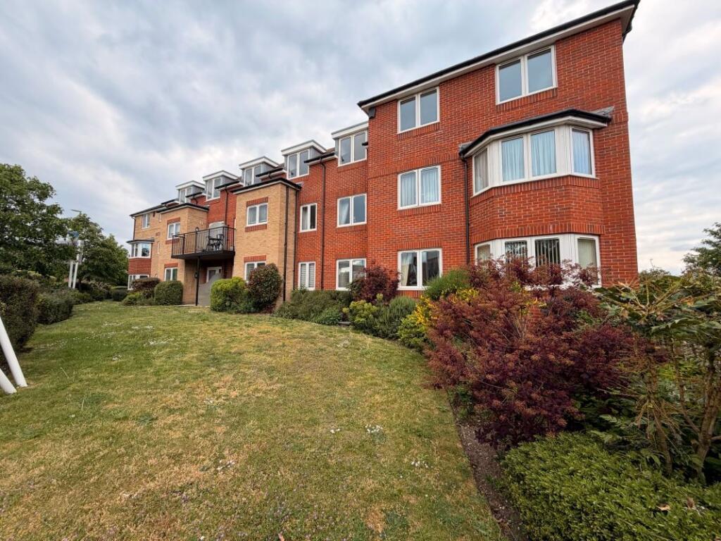 Main image of property: Flat 9 Beck Lodge, 8 Botley Road, Park Gate, Southampton, Hampshire, SO31 1EZ