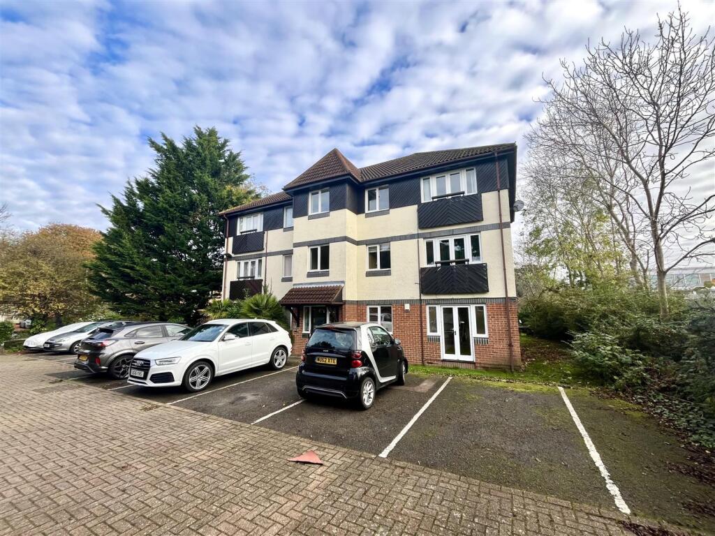 Main image of property: Friends Avenue, Cheshunt, Waltham Cross
