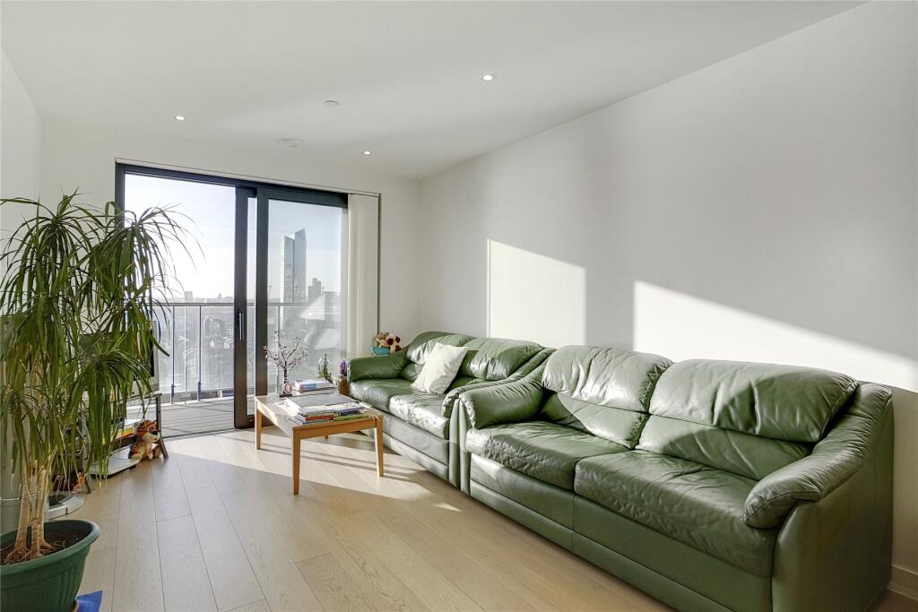 Main image of property: Horizons Tower, Yabsley Street E14