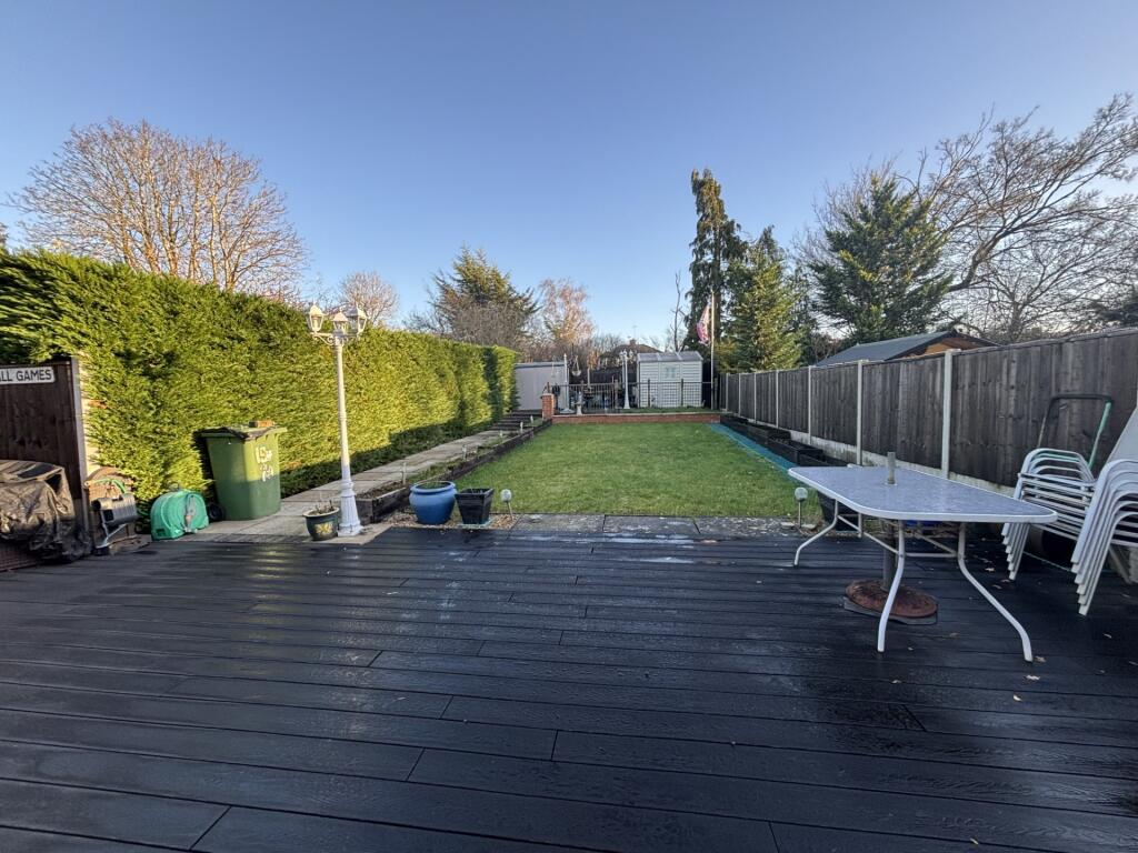 Edulf Road, Borehamwood, WD6 - View 3