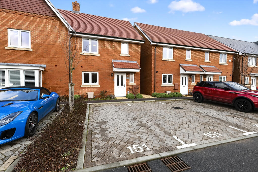 House in Horsham, Colgate - View 4
