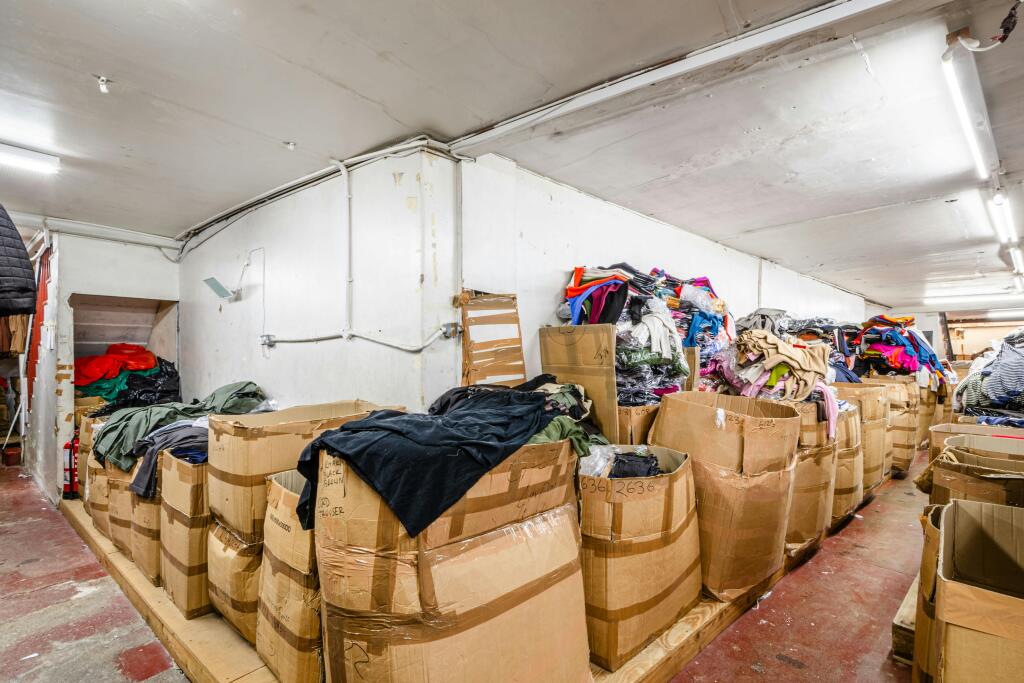 Commercial Rd 185 - Low Res 10.jpg