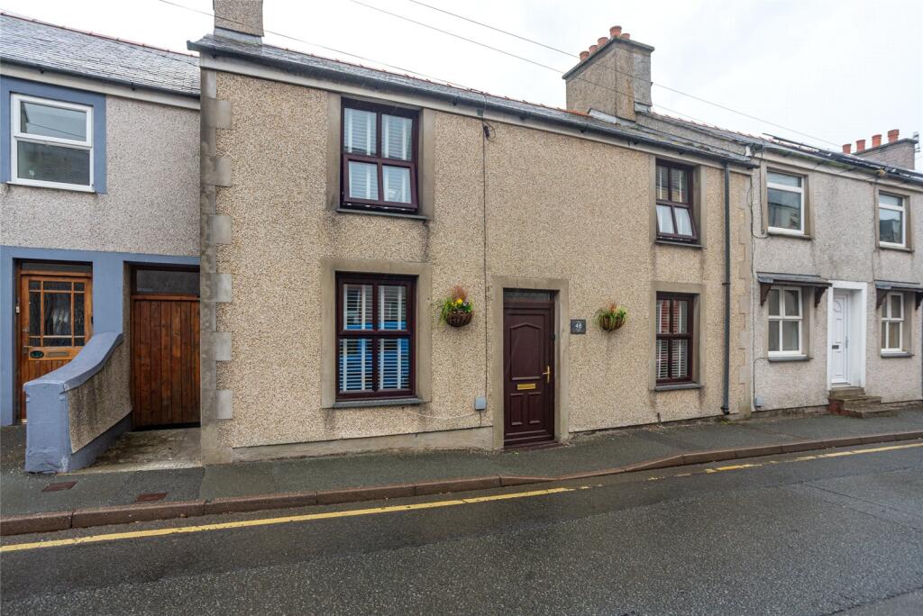 3-bed terraced on Mona Street, Amlwch, Isle of Anglesey, LL68, £175,000