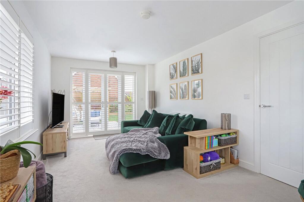 House in Farnham, Mount Pleasant - View 2