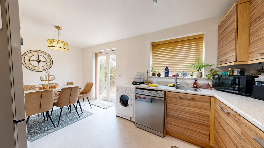 House in Milton Keynes, Broughton Gate, Broughton and Milton Keynes - More
