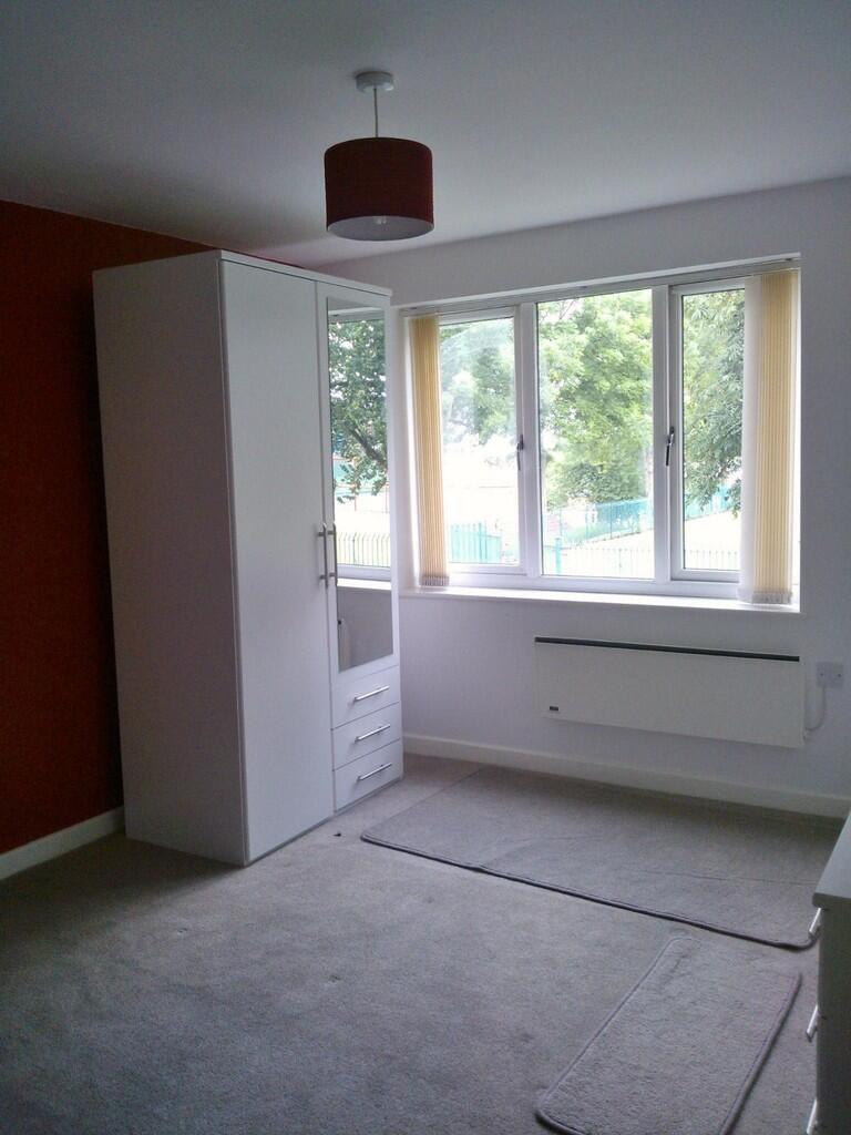 Apartment in Stoke-on-Trent - More