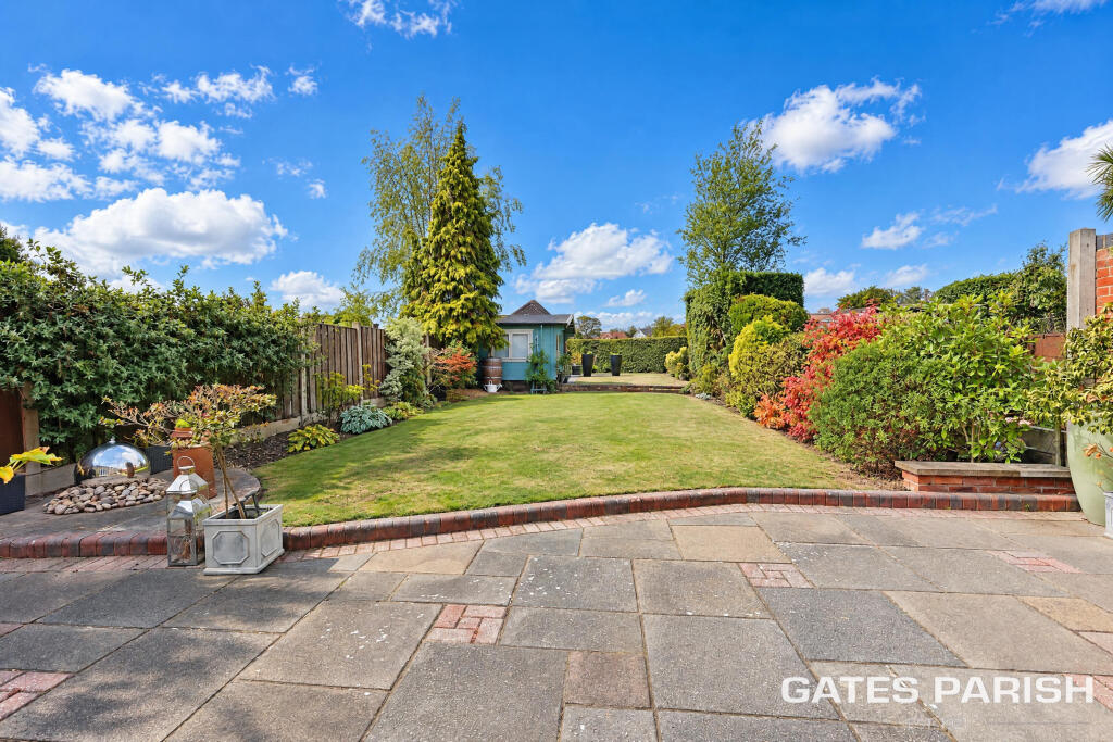 Marlborough Gardens, Upminster, RM14 photo 4