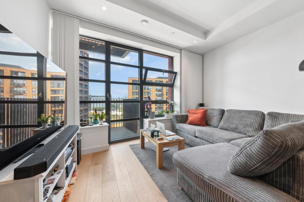 Main image of property: Defoe House, London City Island, E14