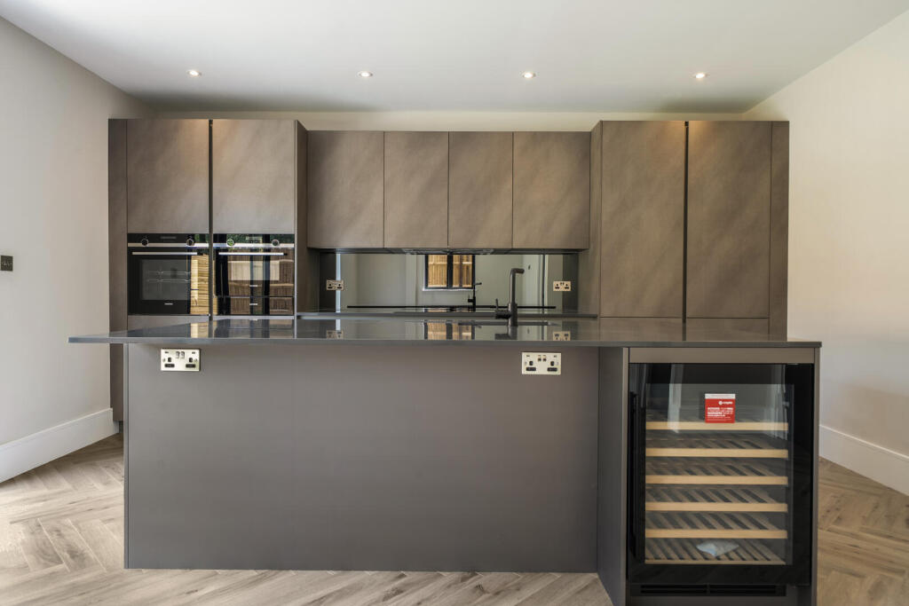 House in Bromley - View 4