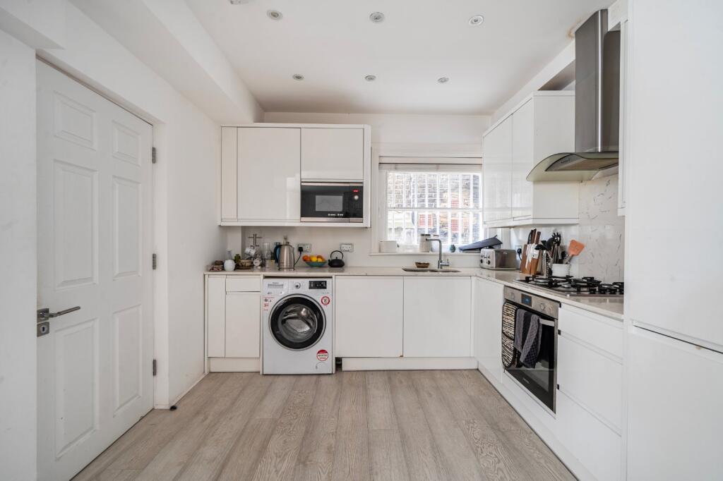 3 bedroom flat for rent