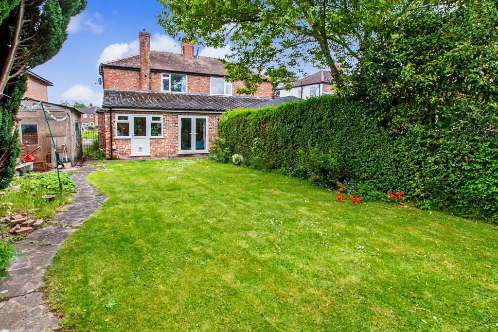 House in Northwich, Mere Heath - More