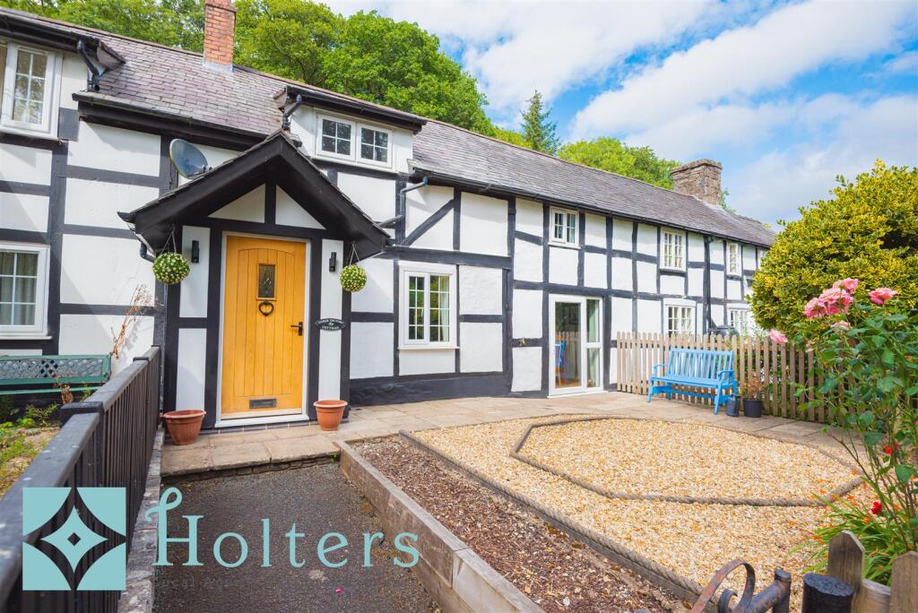 Main image of property: 3 Factory Cottages, Trefeglwys
