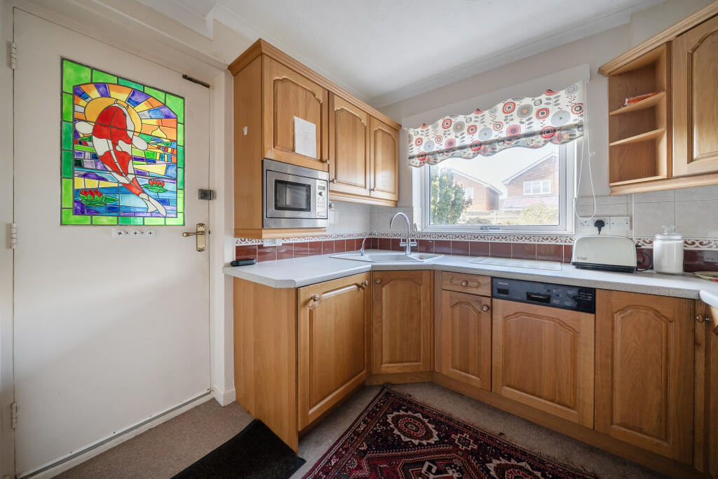 Canford Close, Nythe, Swindon, SN3 photo 3