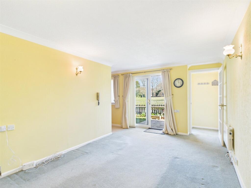 Main image of property: Kendal Gardens, Basingstoke, Hampshire, RG22