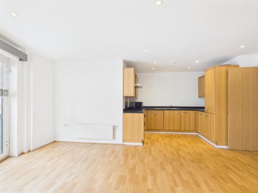 Apartment in Leamington Spa, Milverton, Royal Leamington Spa - View 3