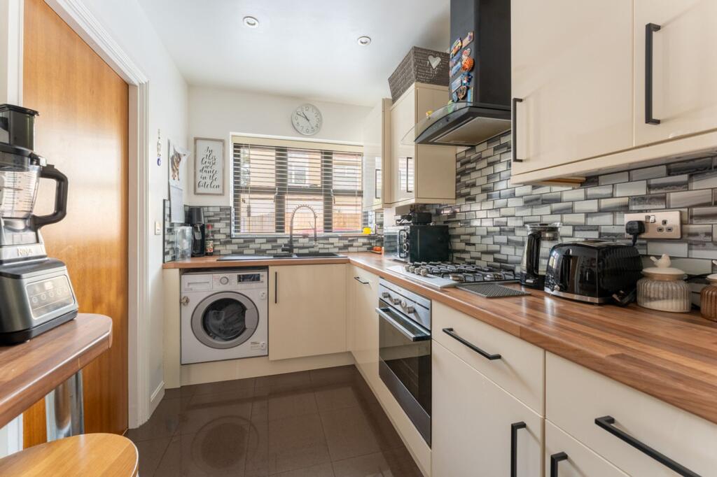 Leaphill Road, Bournemouth, BH7 - More