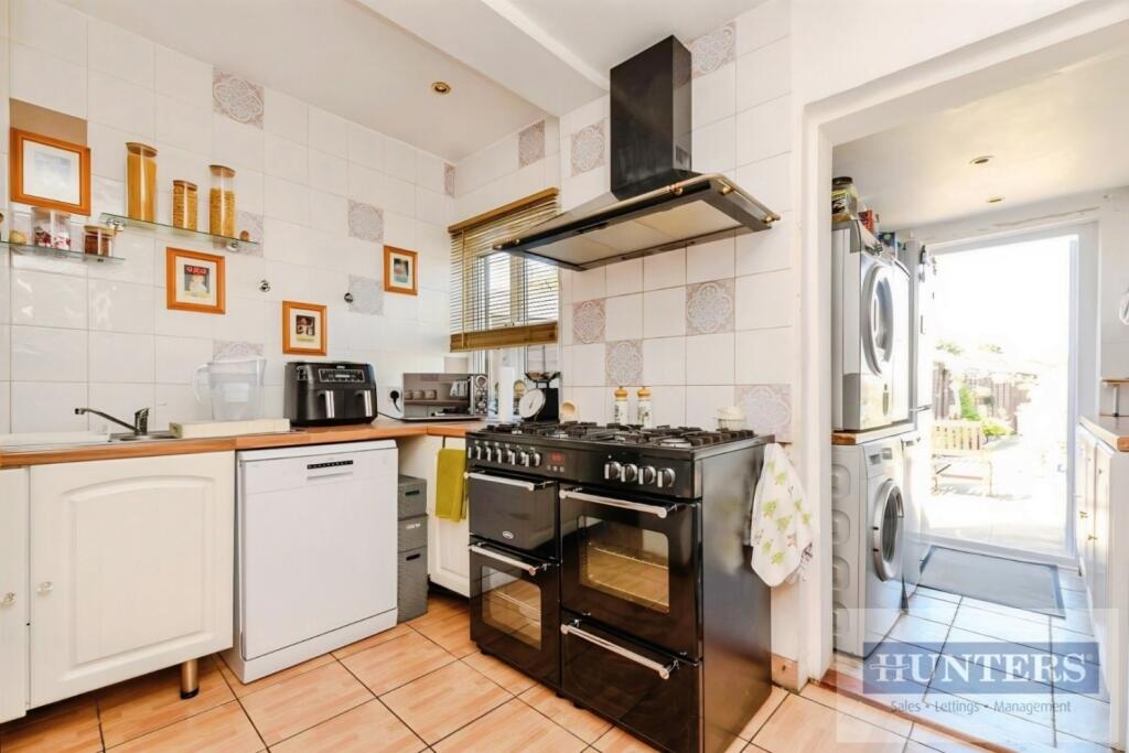 House in Dartford - More