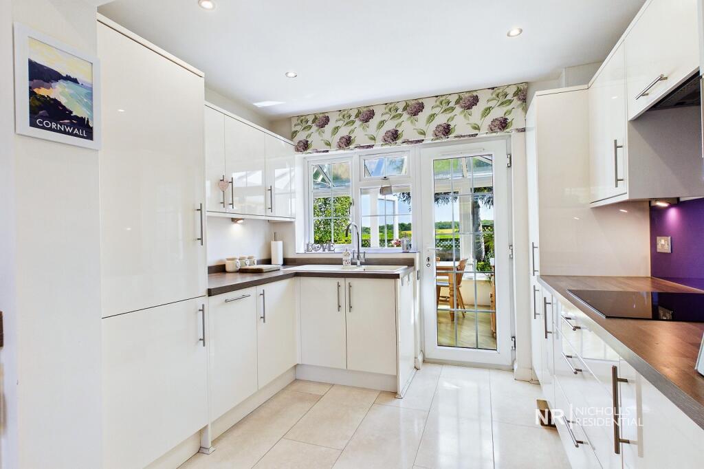 House in Chessington, Malden Rushett - View 3