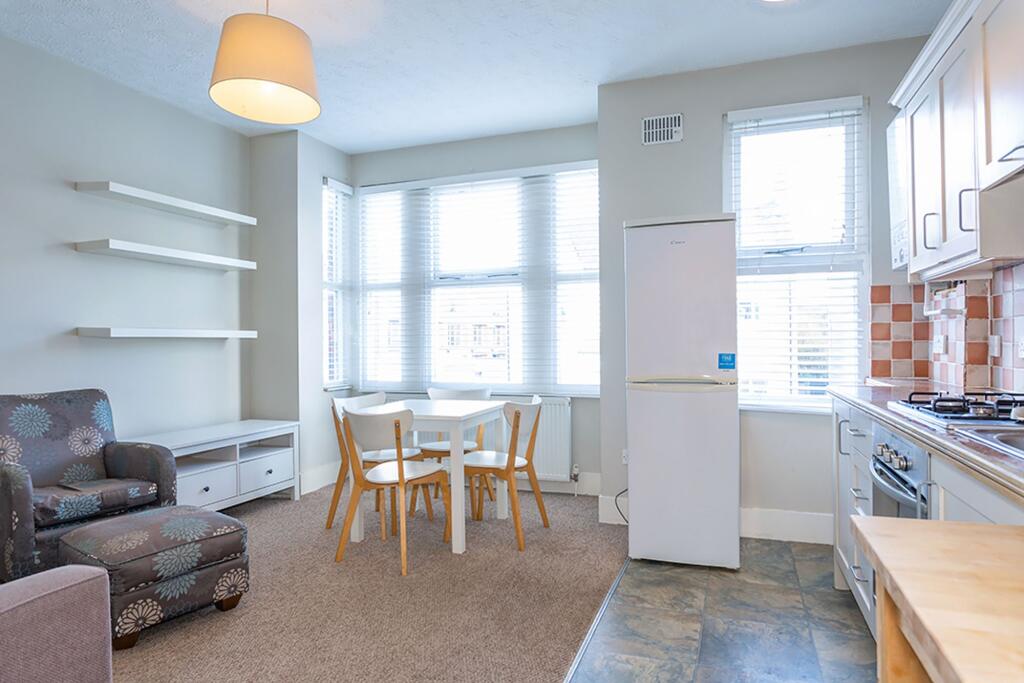 Cobham Road, Kingston Upon Thames, KT1 - View 3