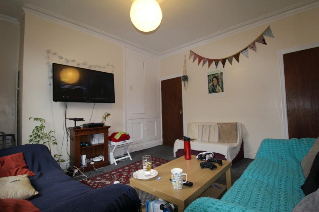 6 bedroom terraced house for rent