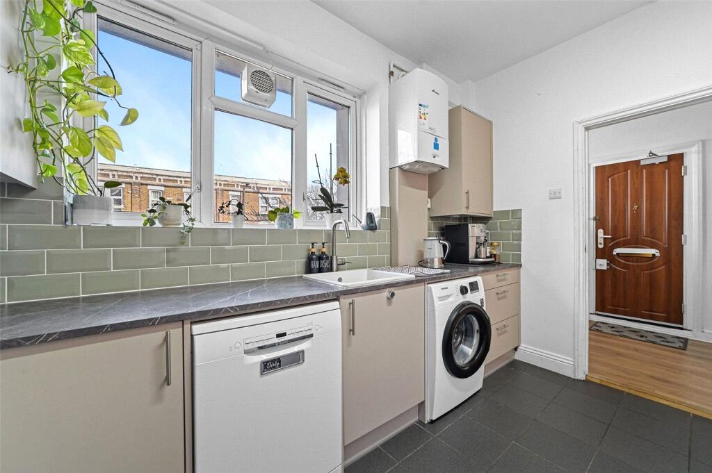 Apartment in London - View 5