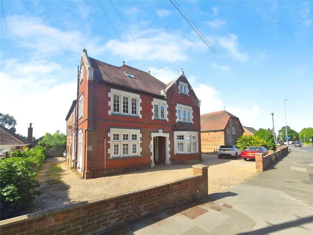 Main image of property: Havant Road, Farlington, Portsmouth, Hampshire, PO6