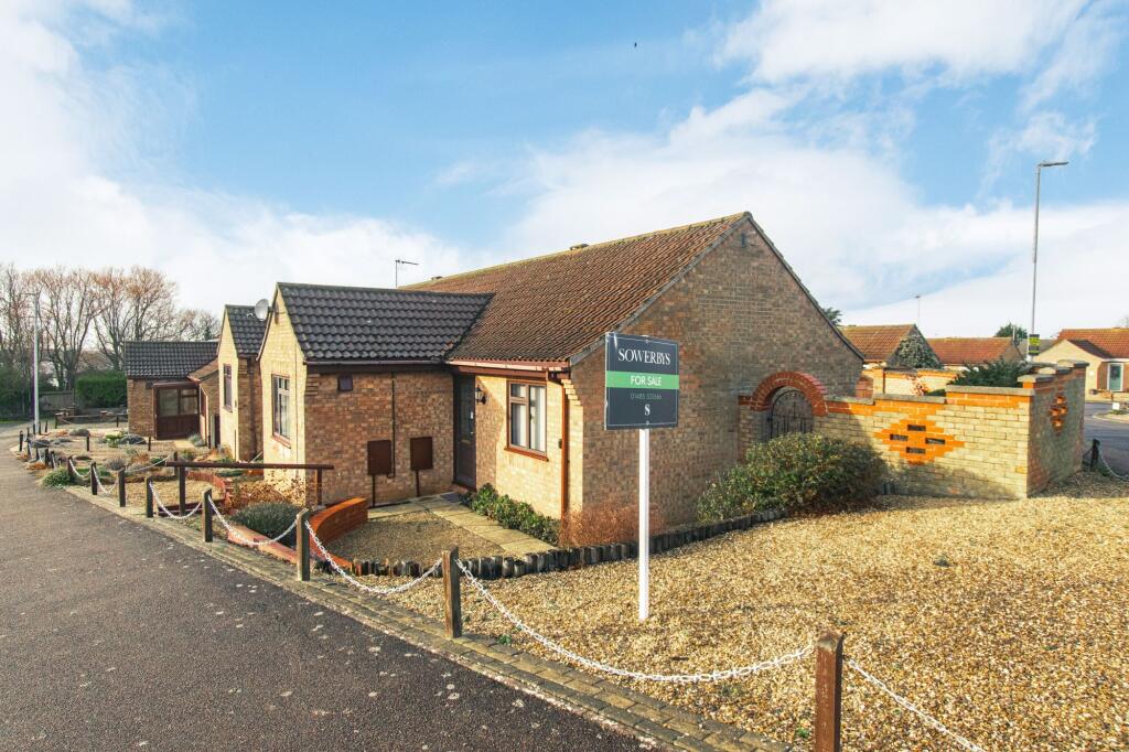 2-bed bungalow on Perfectly Positioned Bungalow in Hunstanton, £250,000