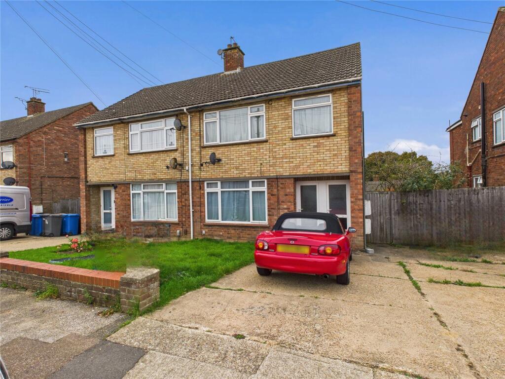 2-bed flat on Dunlin Road, Ipswich, Suffolk, IP2, £125,000