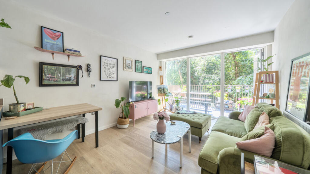 Apartment in London - View 3