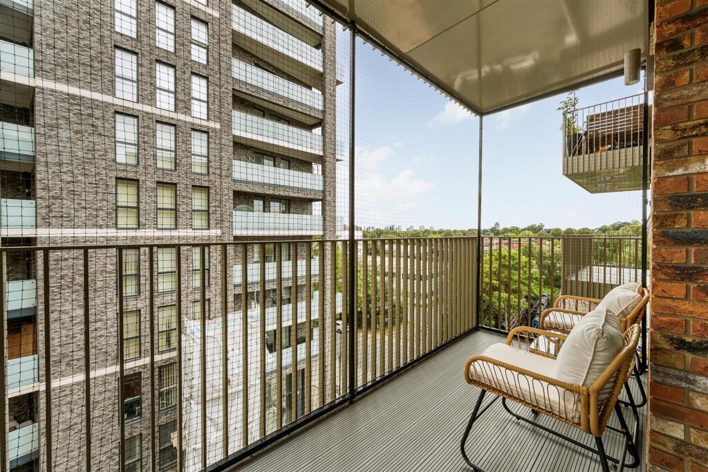 Apartment in London - View 3