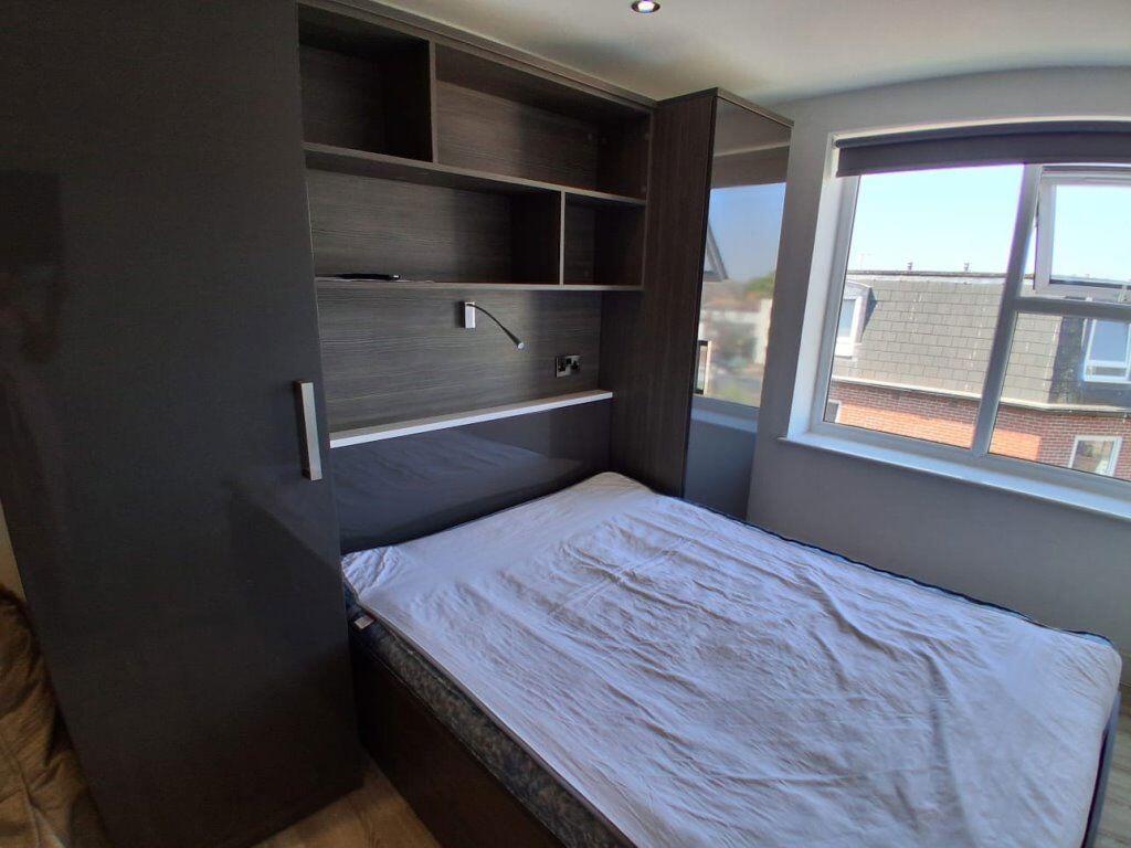 Apartment in Southampton - More