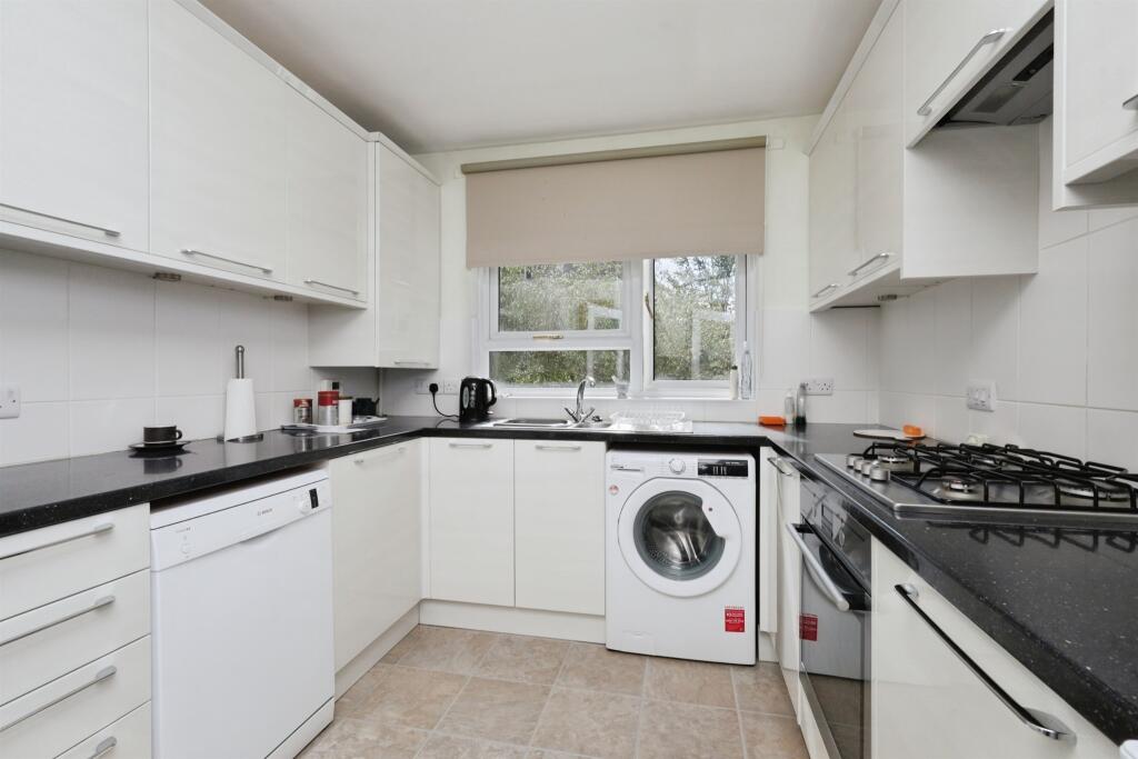 Apartment in Brighton - View 4