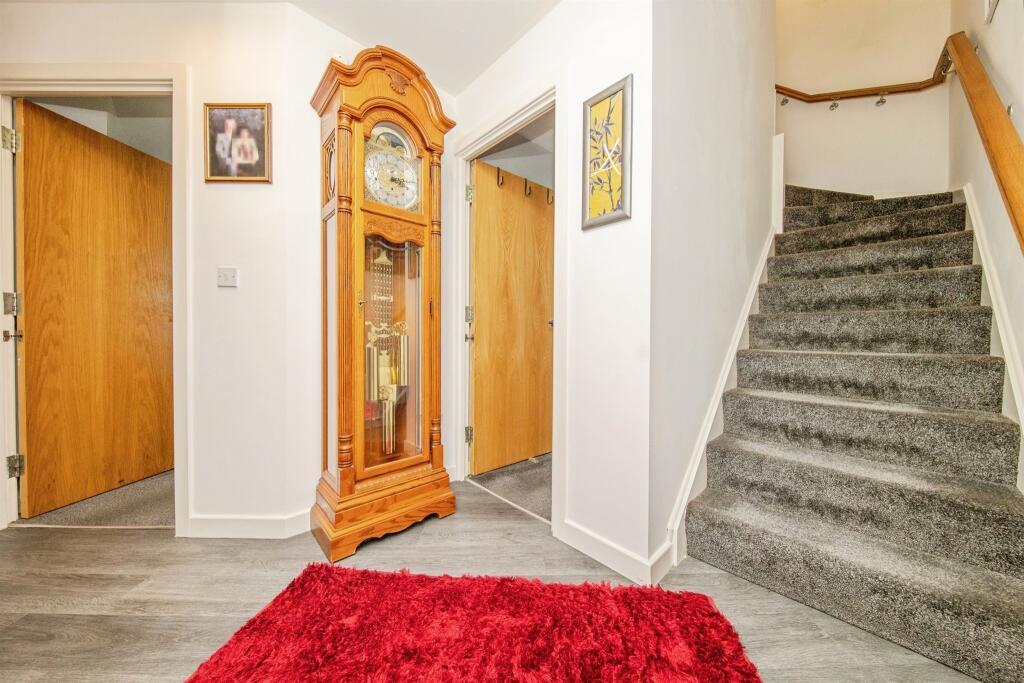 Apartment in Ipswich, Ravenswood - View 2