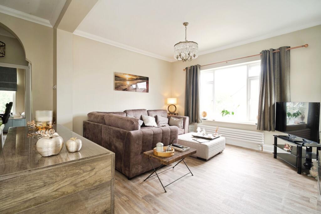 Apartment in Normanton, Woodhouse - More
