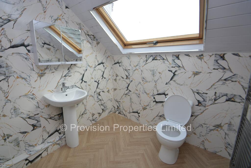 6 bedroom terraced house for rent