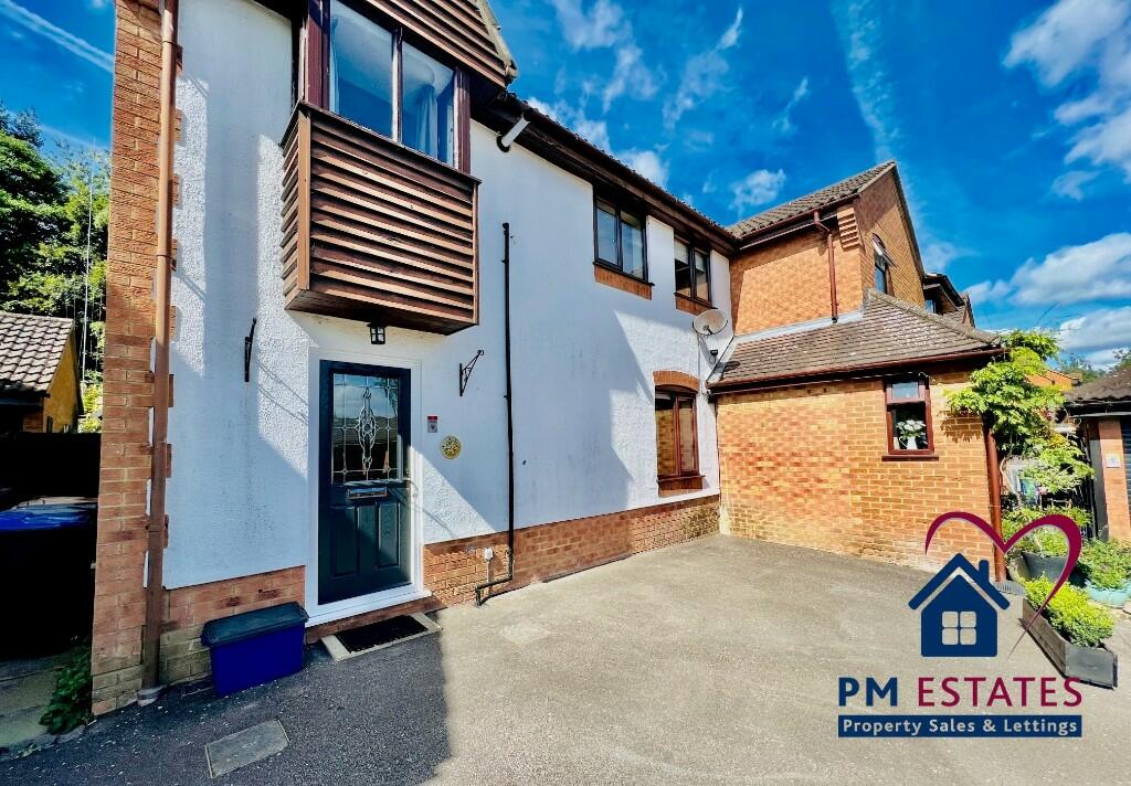 Main image of property: Ellenborough Close, Bishop's Stortford, Hertfordshire, CM23