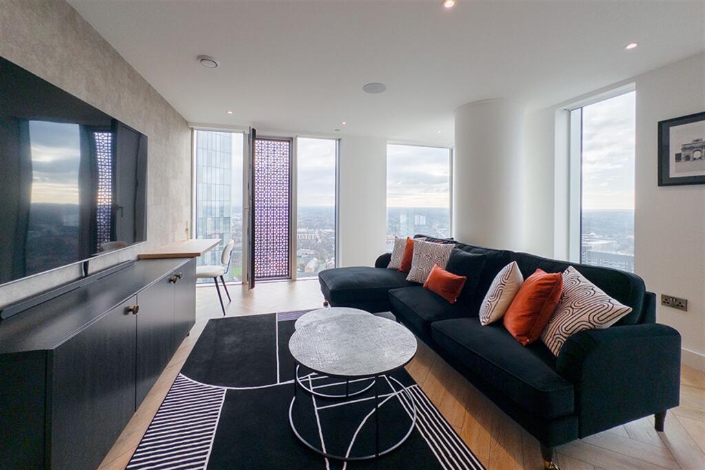 Apartment in Manchester, City Centre - View 4