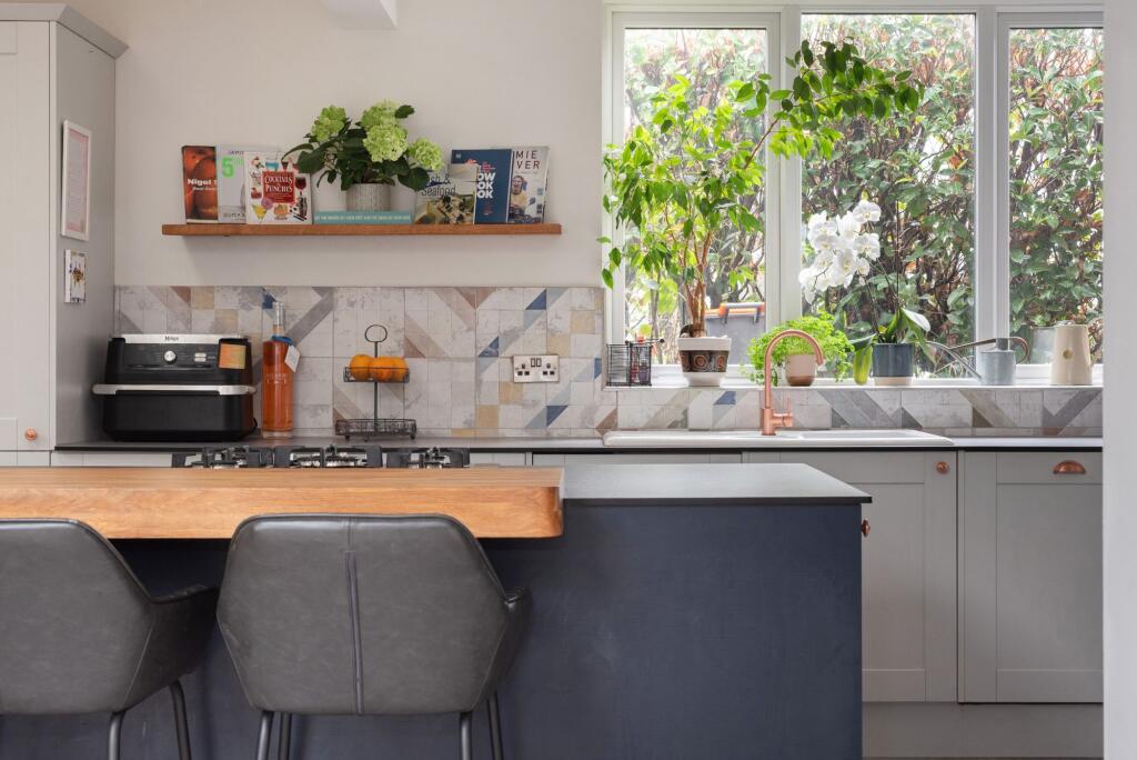 House in Portsmouth - View 5