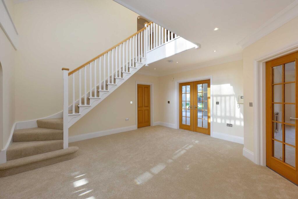 House in Slough - View 4