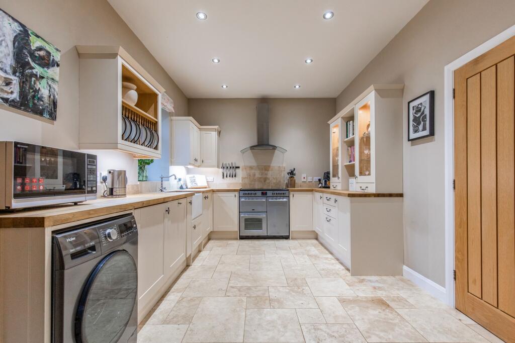 Distinguished Barn Conversion in Weasenham photo 3