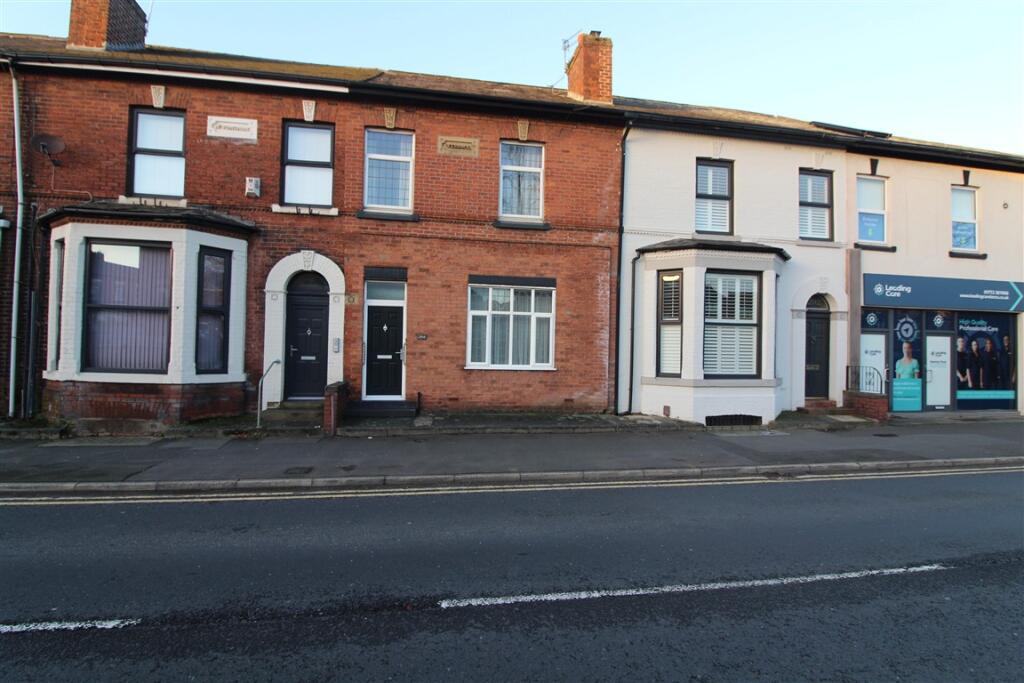 Main image of property: 294 Blackpool Road, Fulwood, Preston, Lancashire PR2 3AE