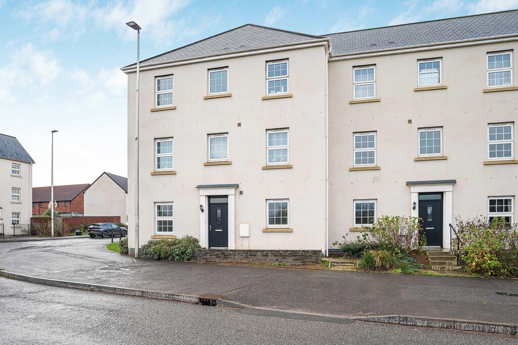 1-bed flat on Kingfisher Rise, Cranbrook, EX5 7GL, £150,000
