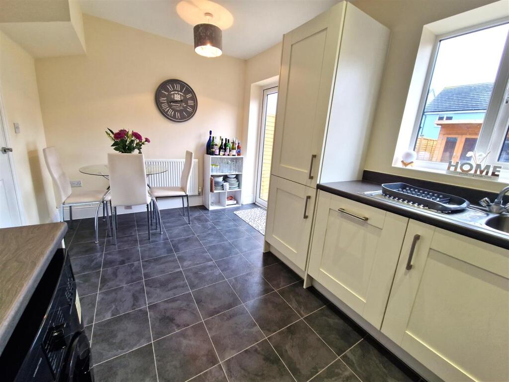 Wayfarer Close, Haywood Village - ENSUITE TO MASTER - View 6