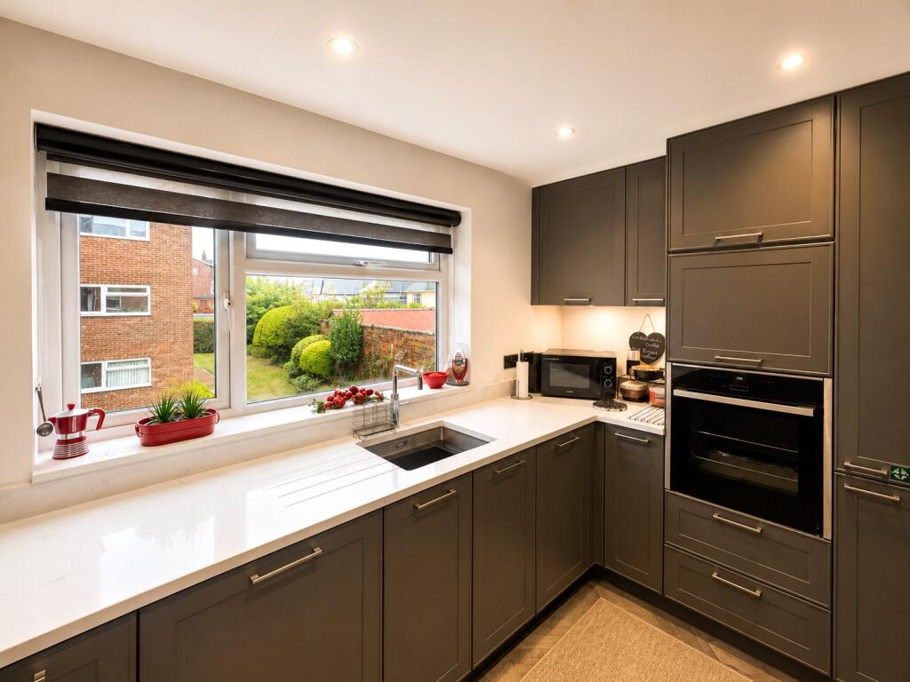 Apartment in Preston - View 3