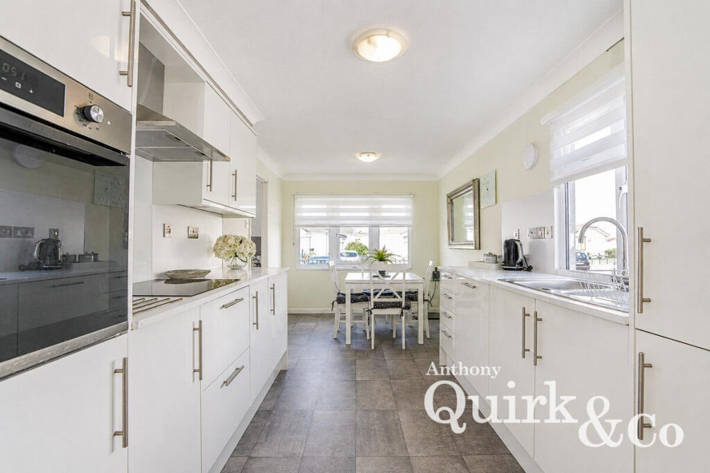 House in Castle Point, Canvey Island - View 2