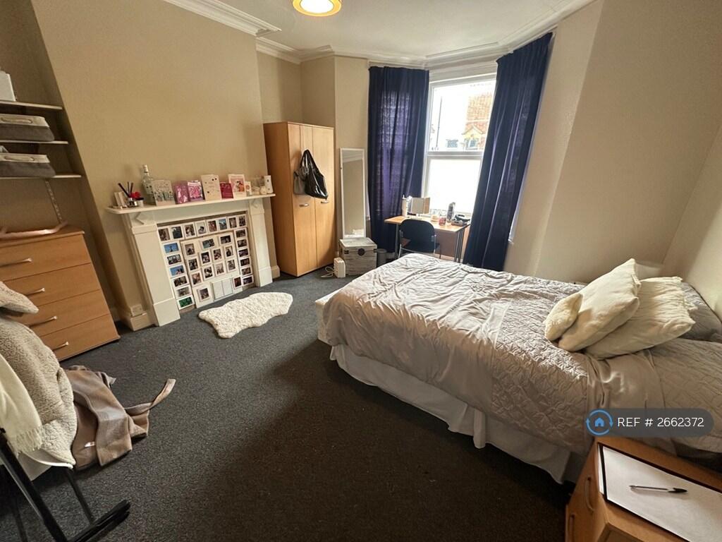 6 bedroom terraced house for rent