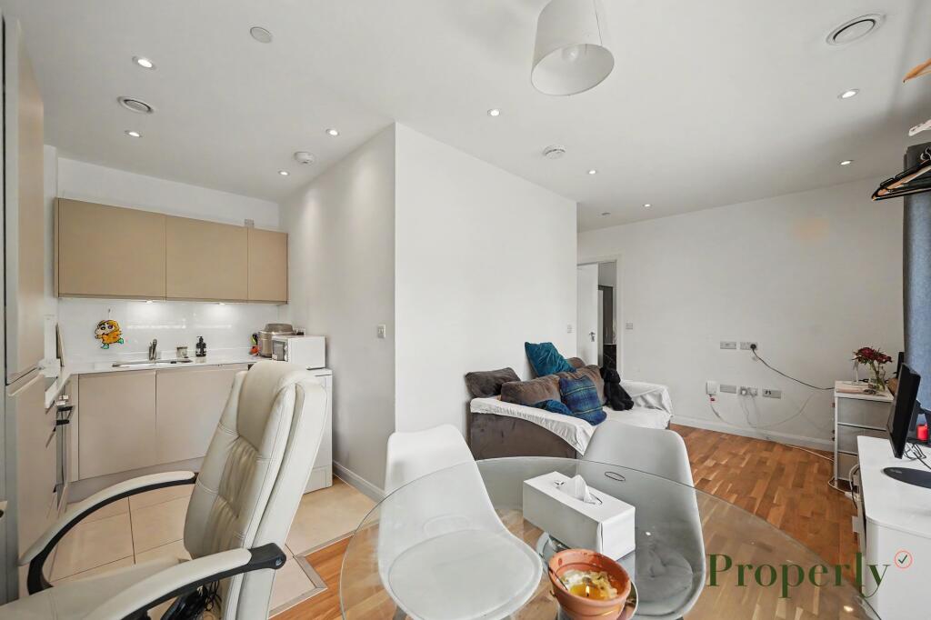 Apartment in London - View 5