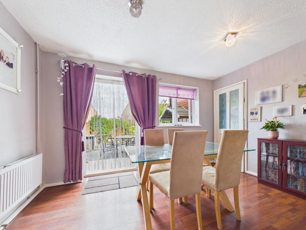Larchside Close, Spencers Wood, RG7 photo 4