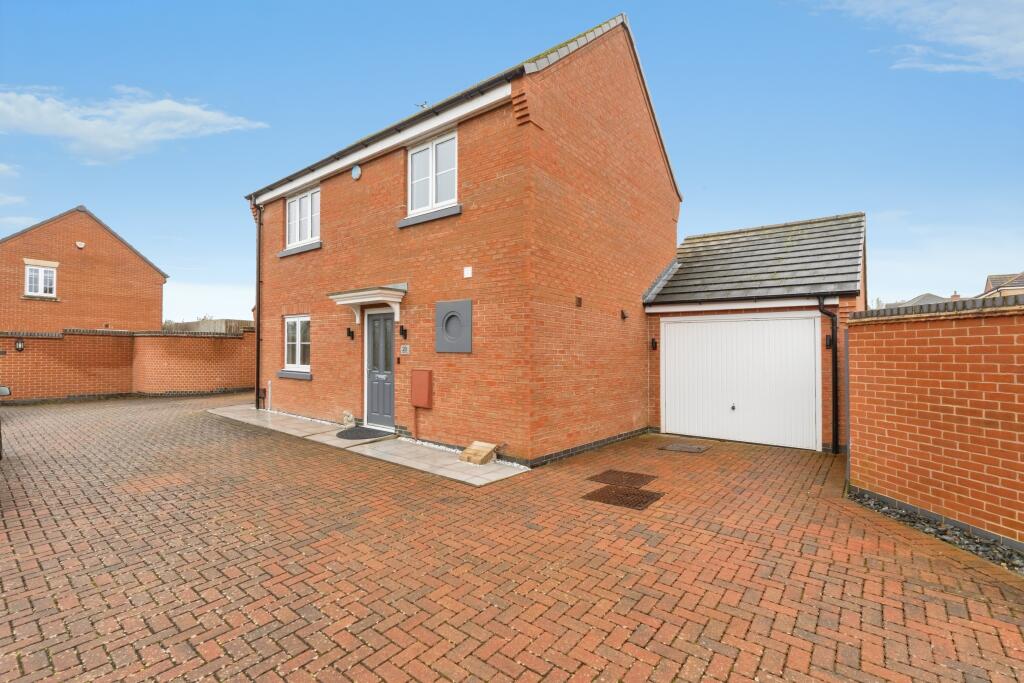 3-bed detached on Cowslip Lane, Leicester, LE7, £399,950