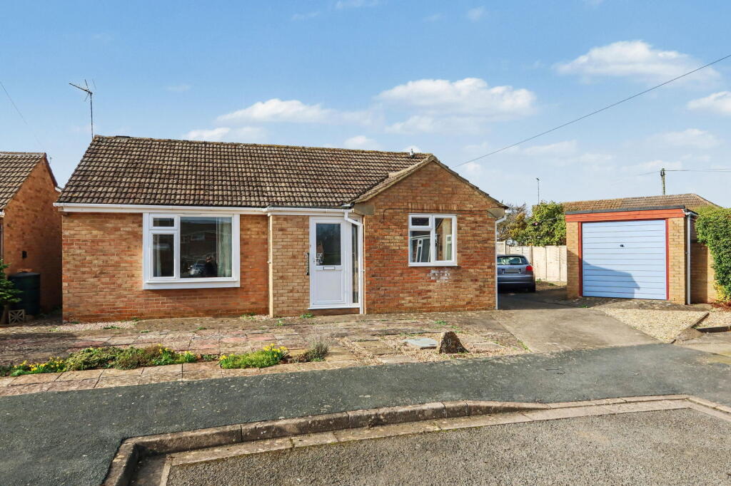 Main image of property: Cedar Close, Banbury